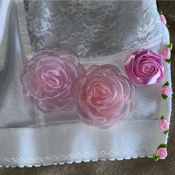 Long line, Bustier Bra. Embellished with Roses. Lace Bra Bt Cortland 42D - Picture 4 of 6
